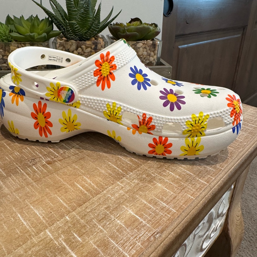 Floral platform CROCS Clogs with Colorful Daisy Print